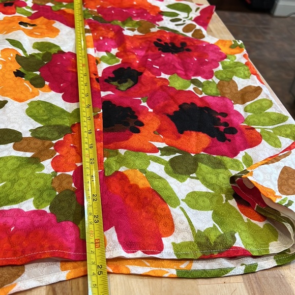 St. John Couture sleeveless silk and wool blend sleeveless floral shirt - Picture 11 of 11